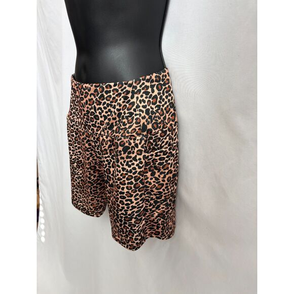 Leopard Print Biker Shorts Size S/M 6 Sexy Workout Yoga Pockets Mid Rise Fitness - Picture 3 of 8